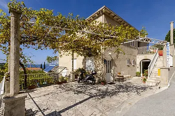 Bjelos Guest house