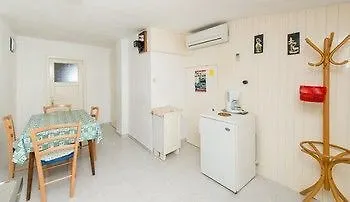 Guest house Bjelos 3*